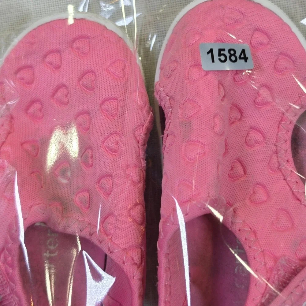 Carters Toddler Girls Pink Heart Embossed Water Shoes Sandals Size 5